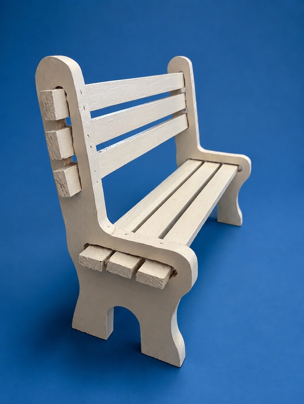 Rustic White Mini Wooden Bench – Farmhouse Cottagecore Display Décor